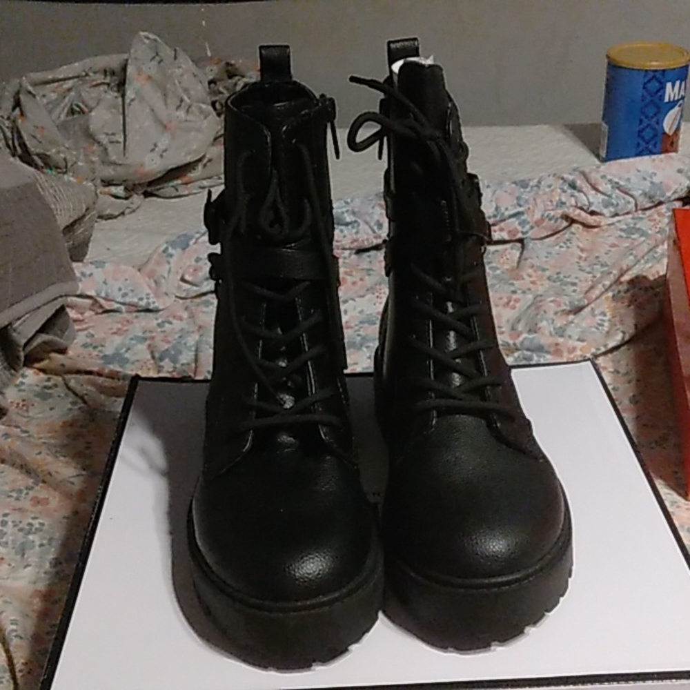 Woman's Buckle utility Boots